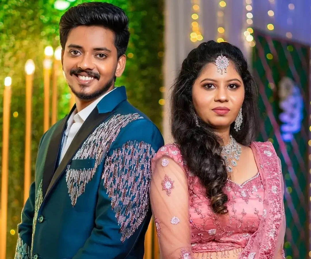 couple pose ,Ankit wedding studio wedding studio dulhan pose dulha dulhan pose dulha dulhan photo pose dulha mehndi pose single dulha photo pose dulha dulhan photo pose hd dulha dulhan wedding poses